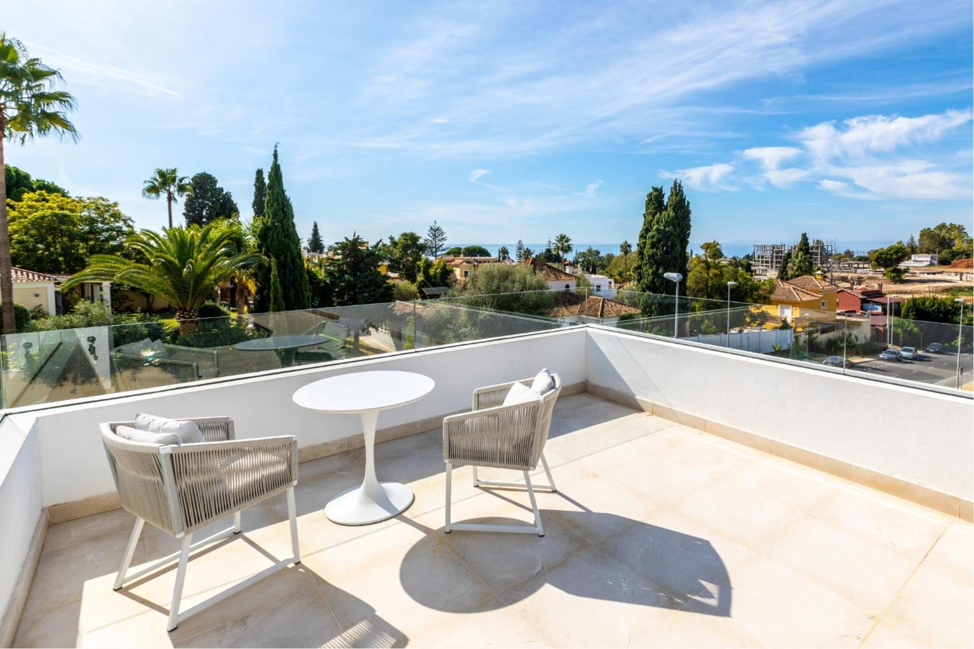 Beautiful Modern With Amazing Views